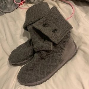 Ugg knit boots